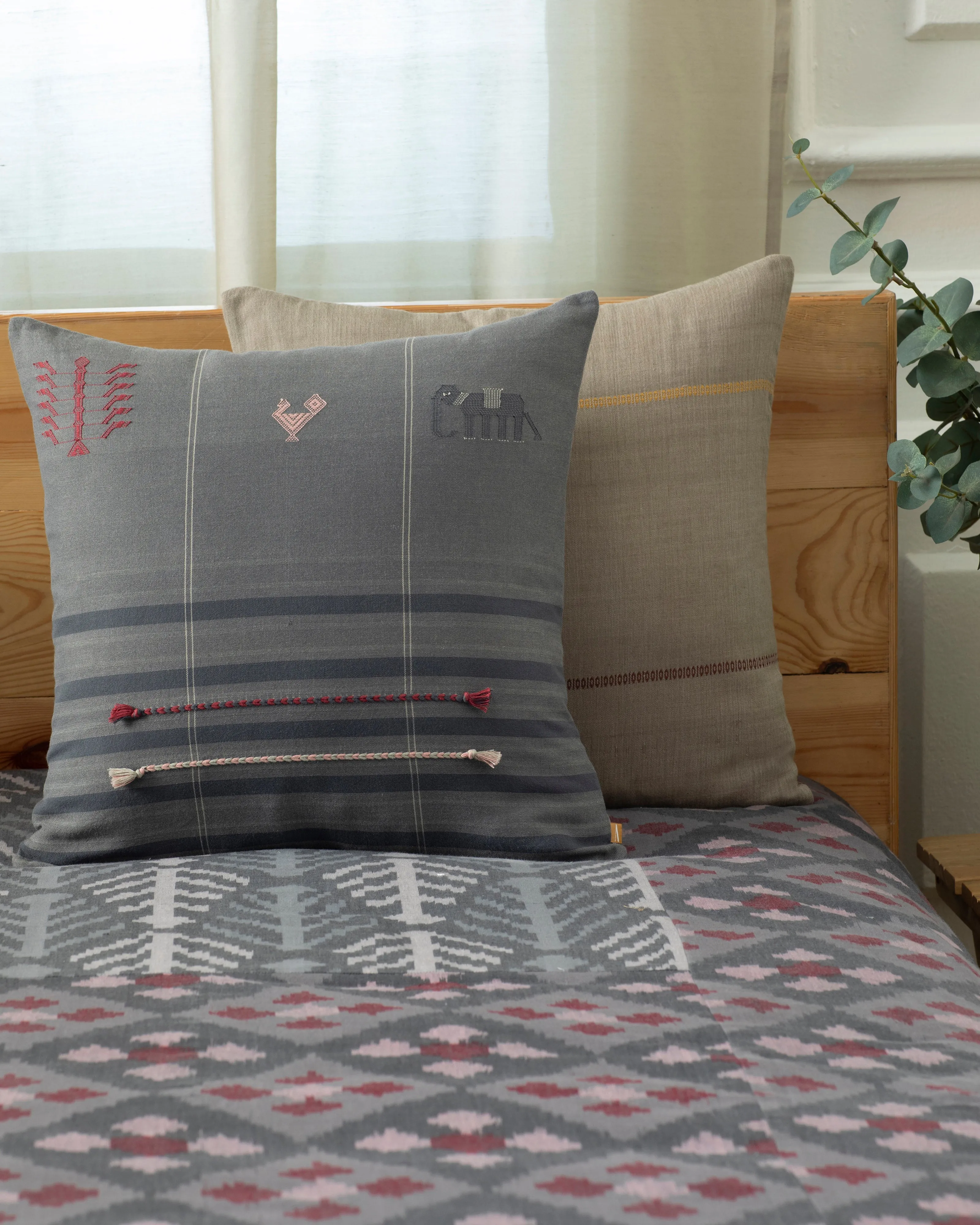 Appu Extra Weft Cotton Cushion Cover