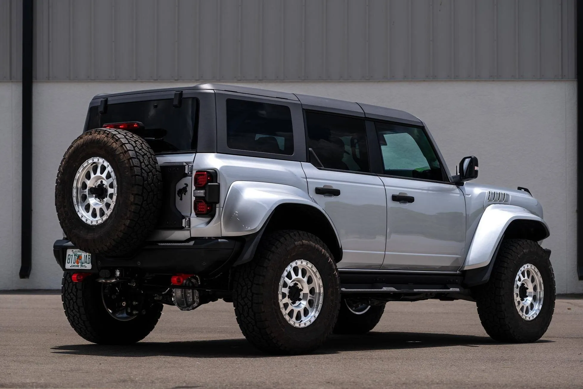 BRONCO REAR RECOVERY POINT