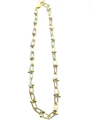 Interlocking U Necklace