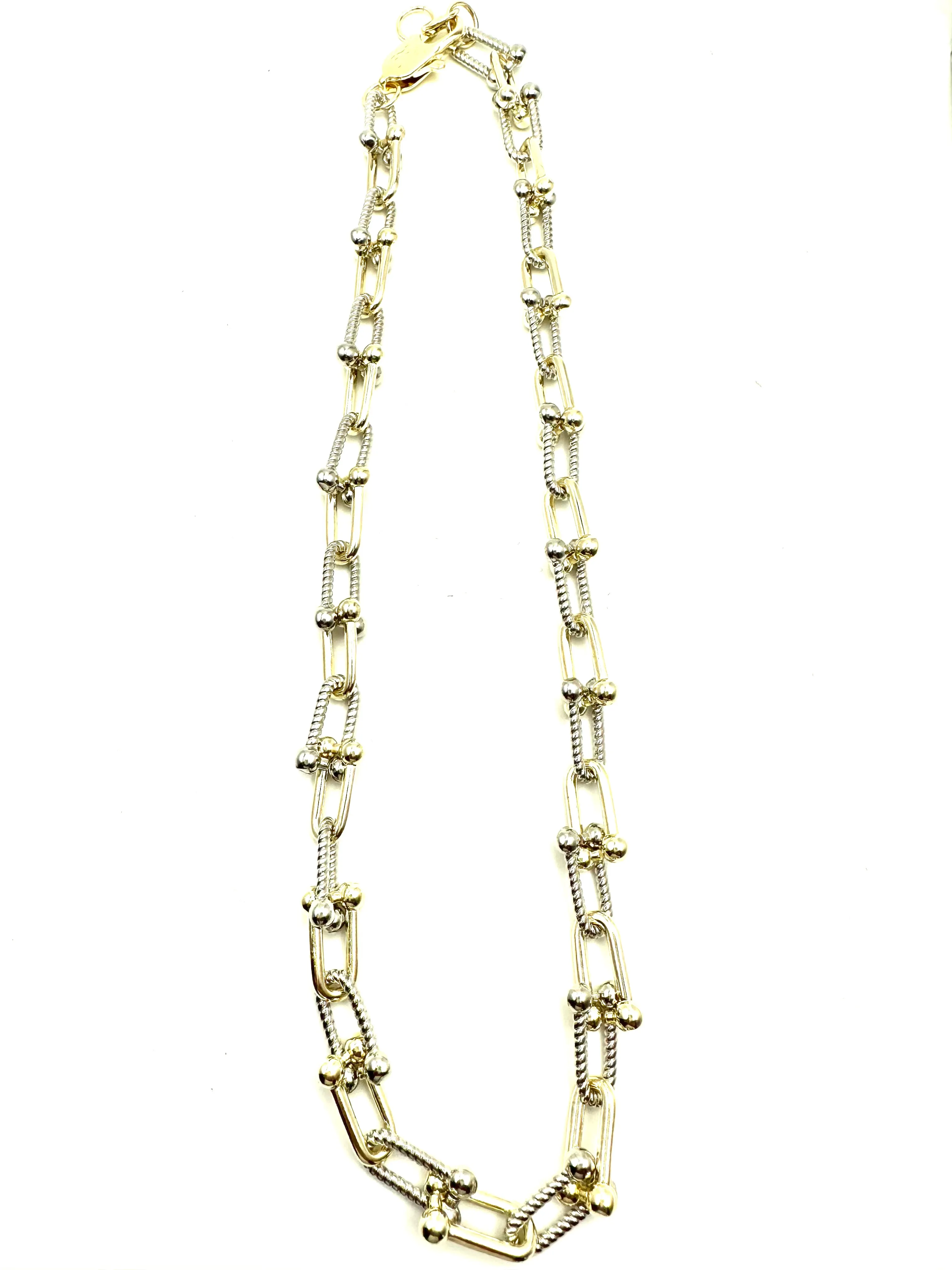 Interlocking U Necklace