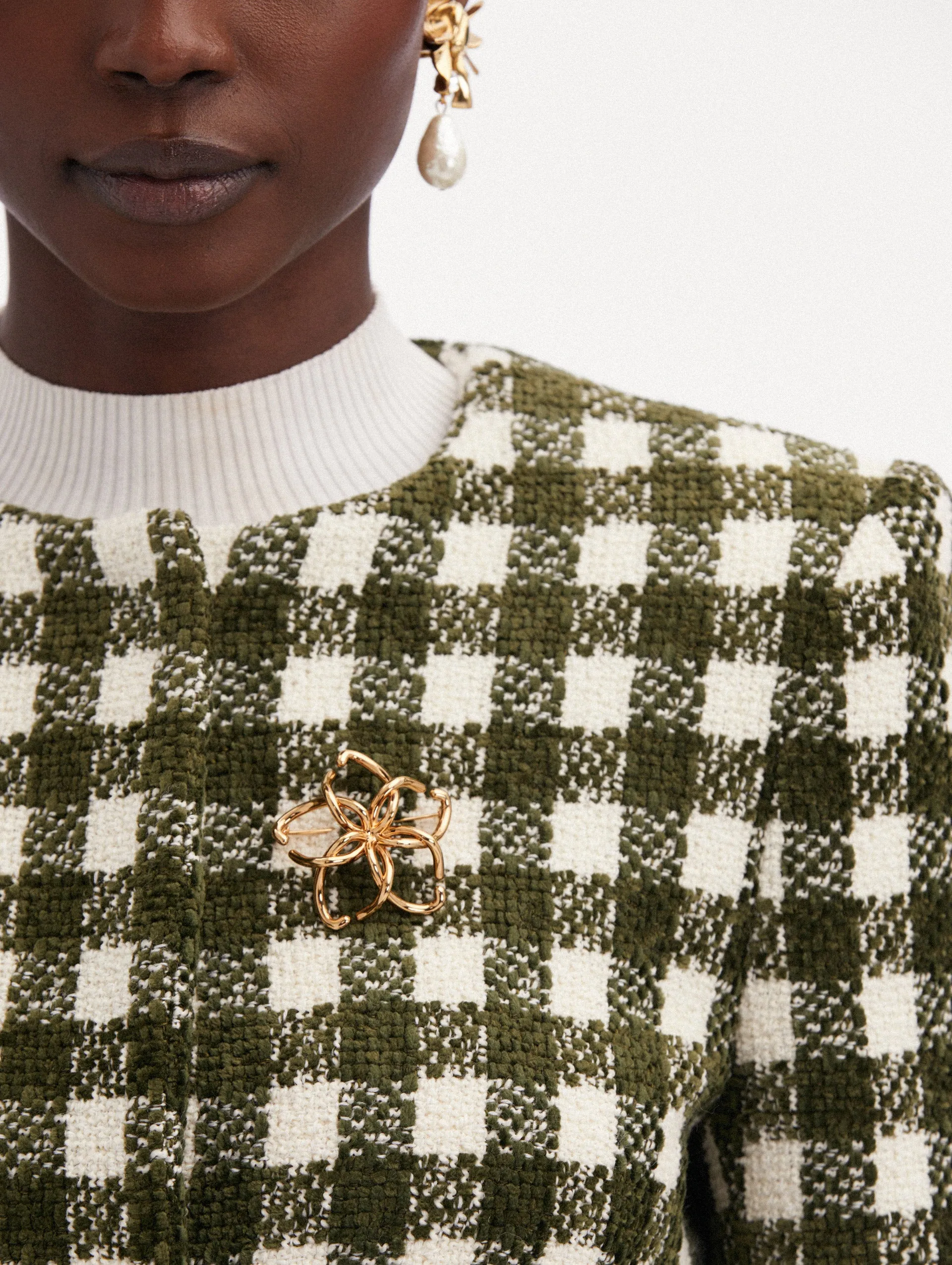O Flower Brooch